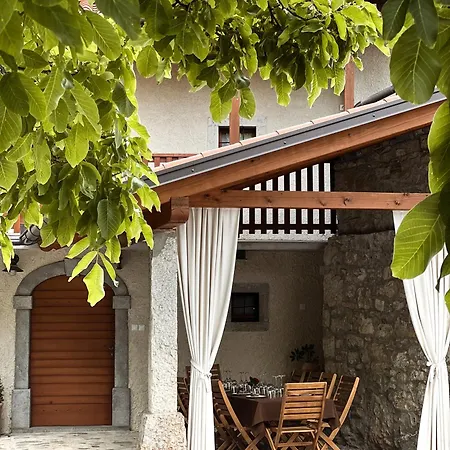 Prosciutto Kingdom - Kraljestvo Prsuta By Prsutarna Scuka * Štanjel